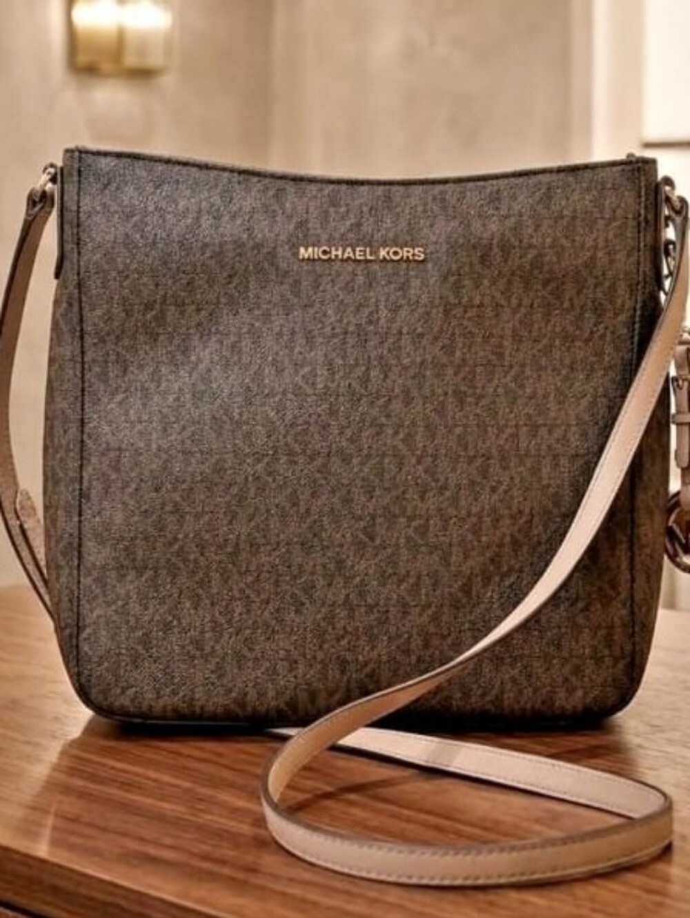 Brand New Michael Kors Jet Set East West Large Crossbody Bag